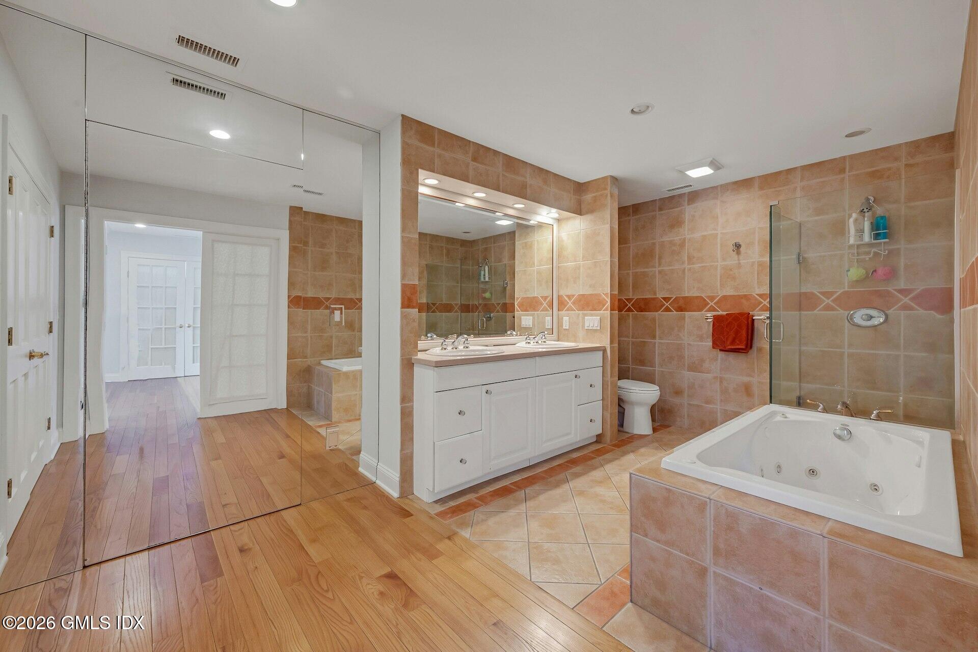 490 June Road Stamford, CT 06903 - Photo 22 of 37 guest bath