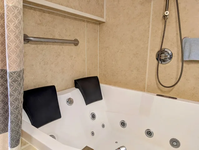 $263,000 | 14 Overlook Road, Holderness, NH 03245