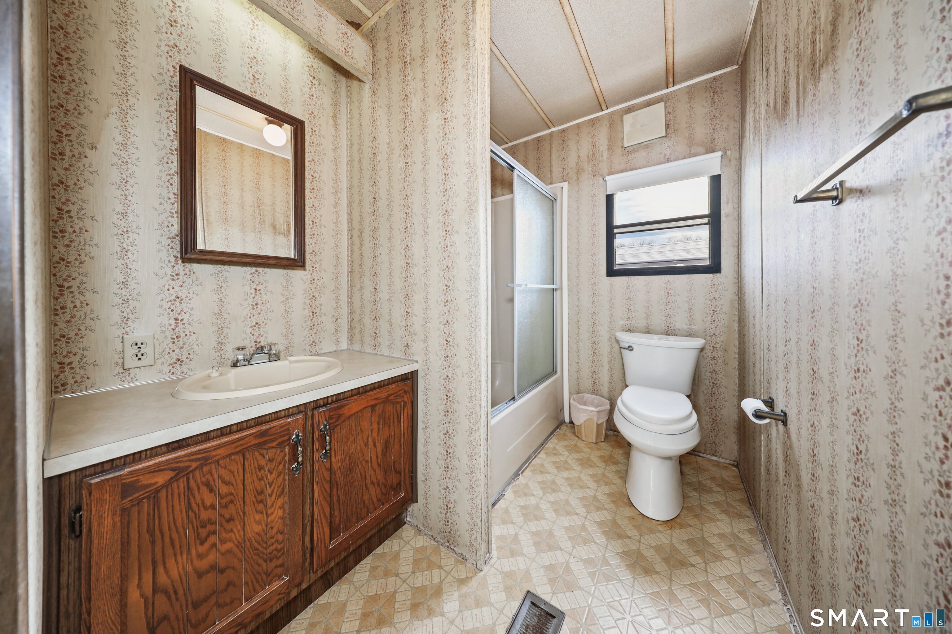 108 Clark Road Naugatuck, CT 06770 - Photo 11 of 15