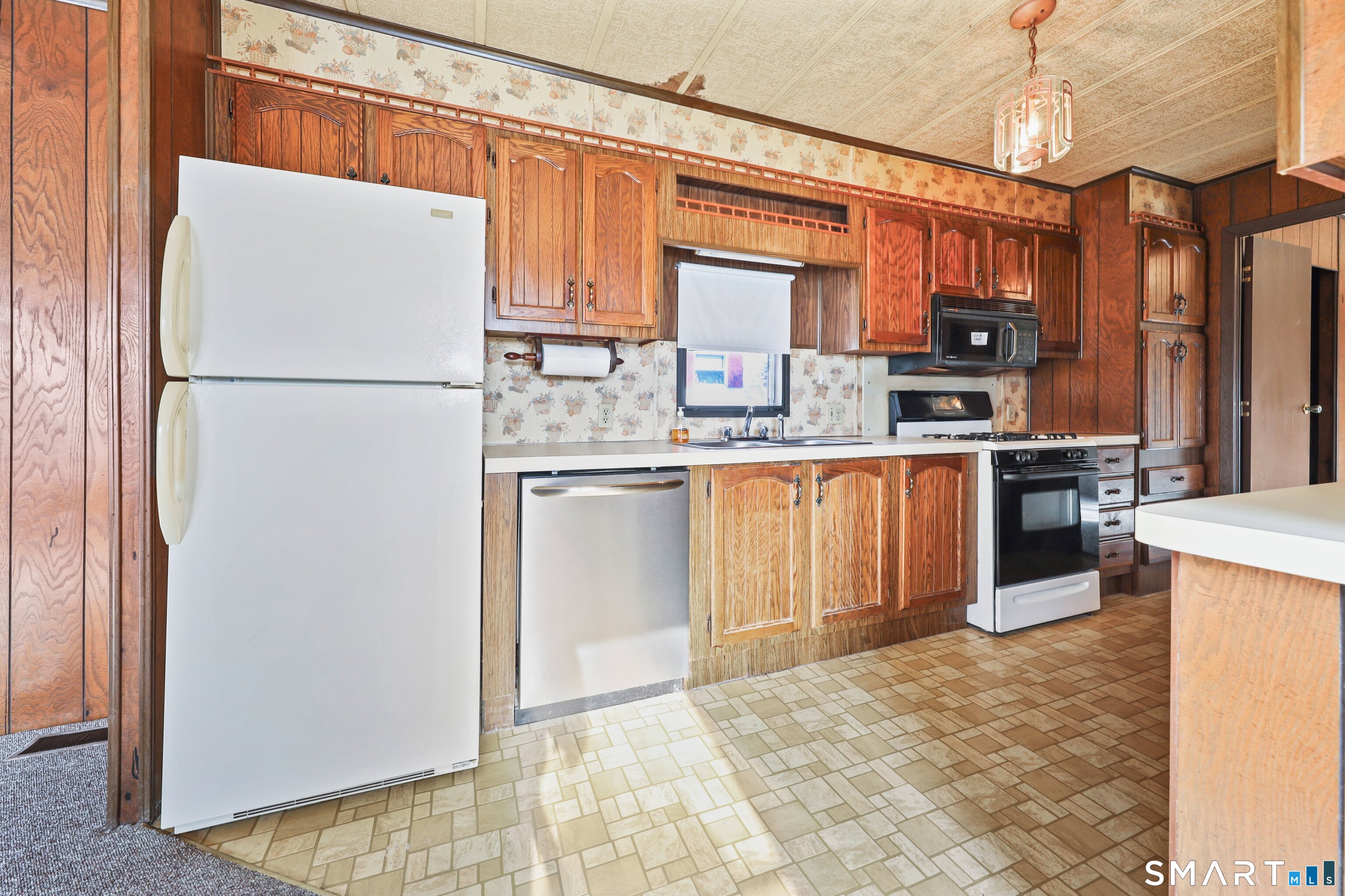 108 Clark Road Naugatuck, CT 06770 - Photo 5 of 15