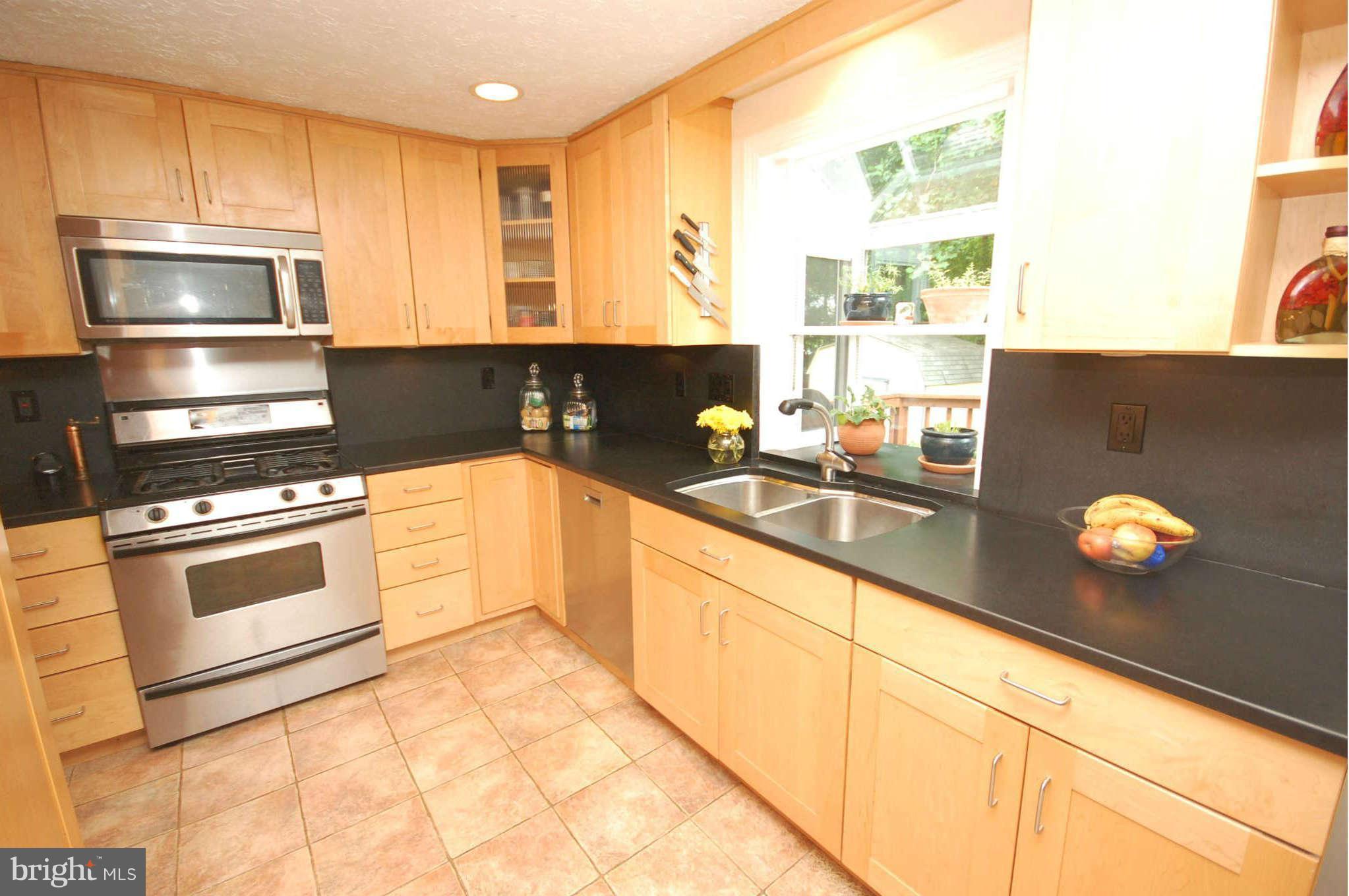 7648 Kindler Road Laurel, MD 20723 - Photo 3 of 26 Kitchen