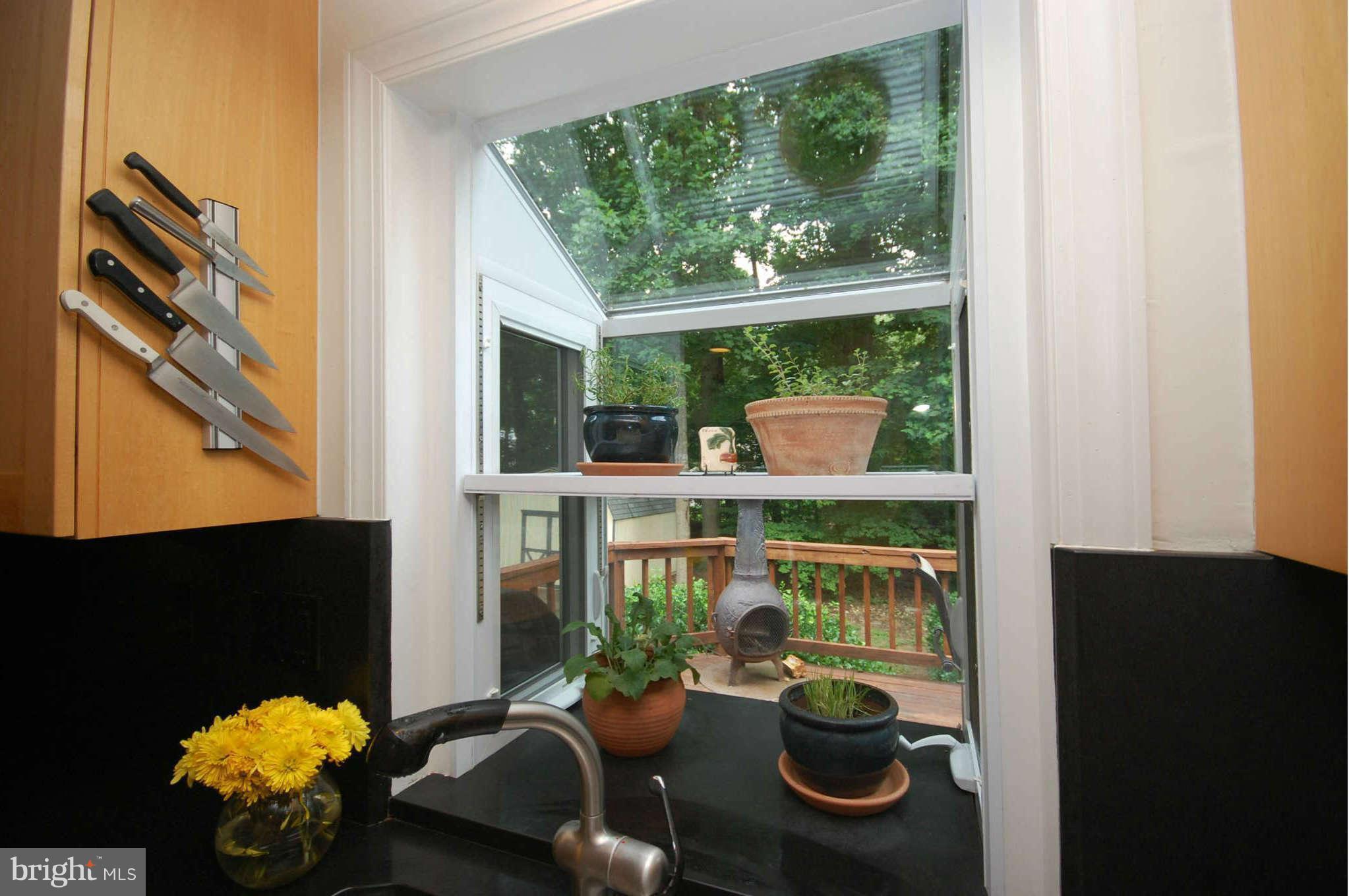 7648 Kindler Road Laurel, MD 20723 - Photo 5 of 26 Garden Window
