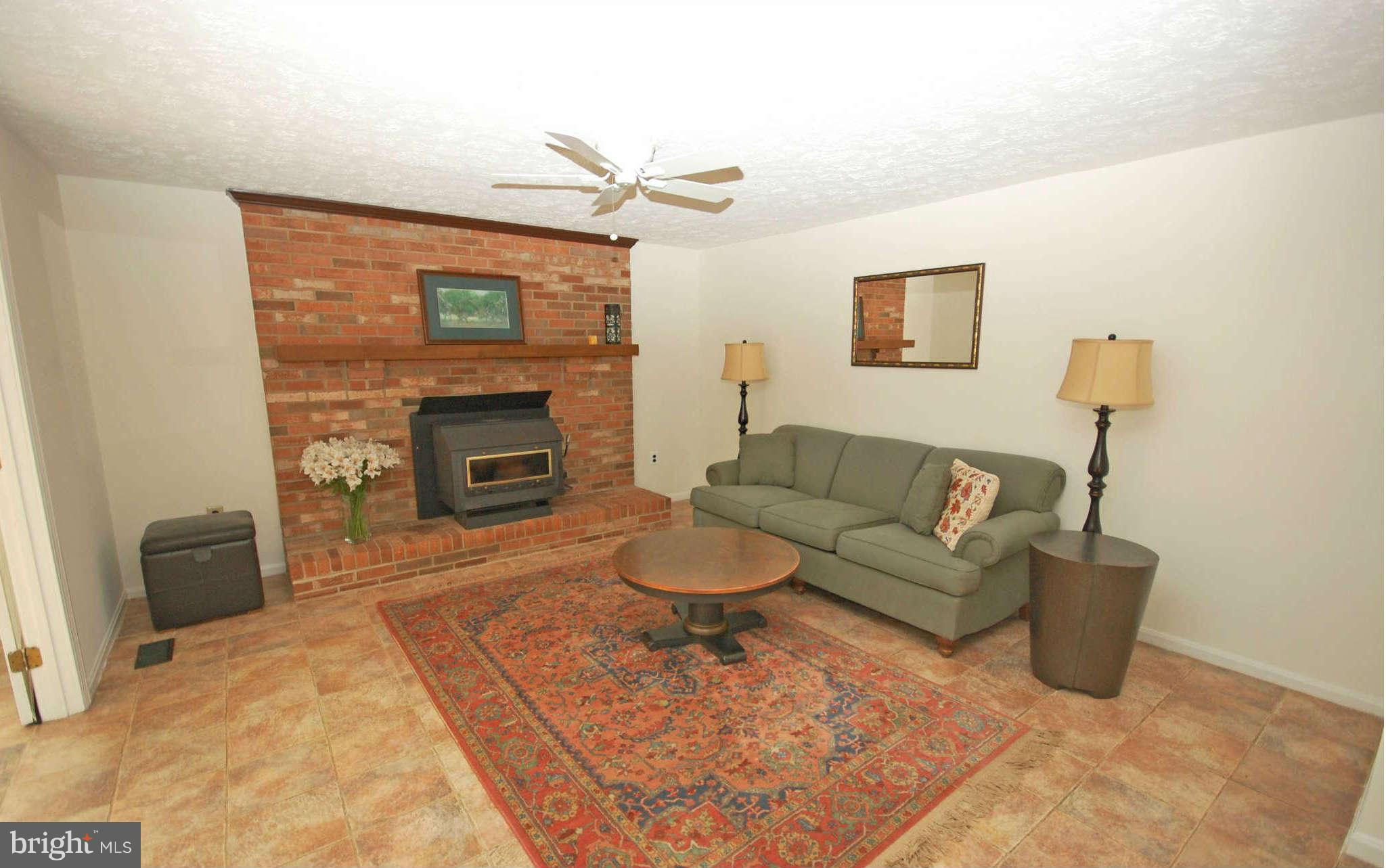 7648 Kindler Road Laurel, MD 20723 - Photo 7 of 26 Family Room