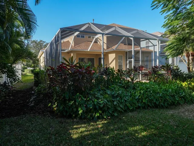 $625,000 | 6421 Blue Grosbeak Circle, Lakewood Ranch, FL 34202