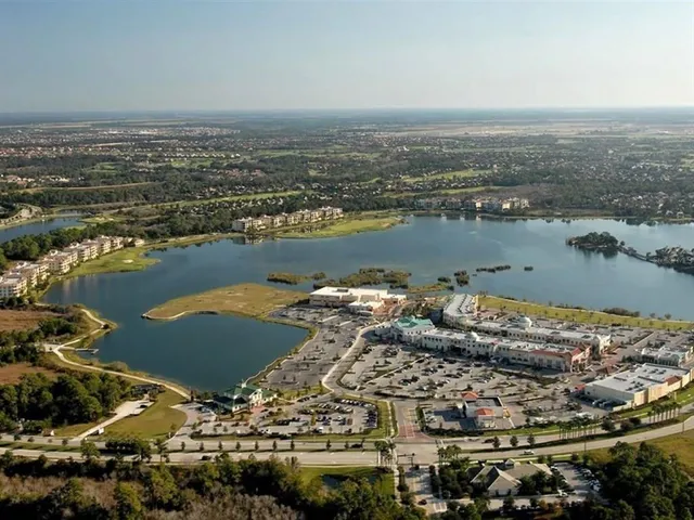 $625,000 | 6421 Blue Grosbeak Circle, Lakewood Ranch, FL 34202