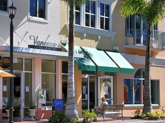 $625,000 | 6421 Blue Grosbeak Circle, Lakewood Ranch, FL 34202