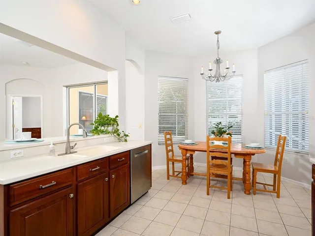 $625,000 | 6421 Blue Grosbeak Circle, Lakewood Ranch, FL 34202