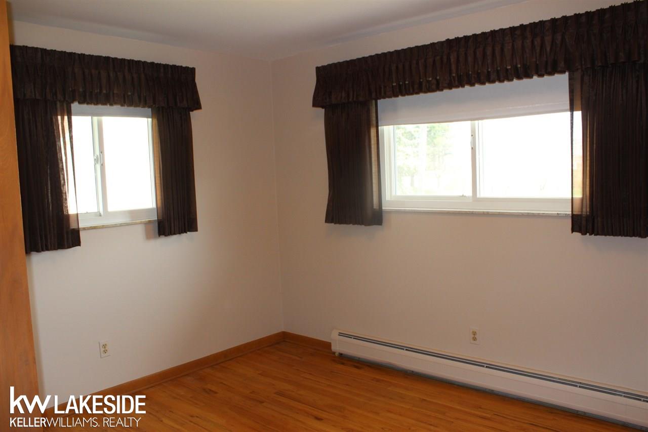 51951 Romeo Plank Road Macomb, MI 48042 - Photo 11 of 30 31286815-10.JPG