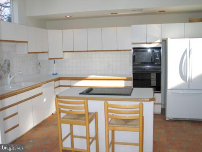 11573 Greenwich Point Road Reston, VA 20194 - Photo 11 of 30 Kitchen as seen from the back of the house