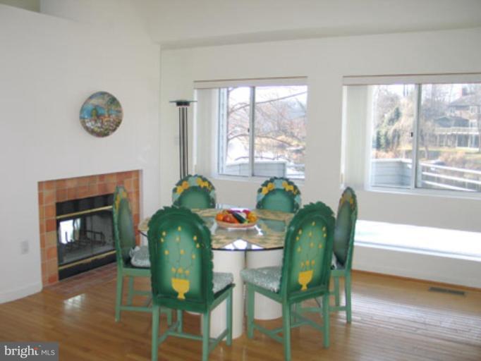 11573 Greenwich Point Road Reston, VA 20194 - Photo 5 of 30 Beautiful Lake Views while you enjoy your meal!