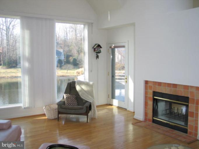 11573 Greenwich Point Road Reston, VA 20194 - Photo 7 of 30 Amazing Lake views through 2 large picture windows