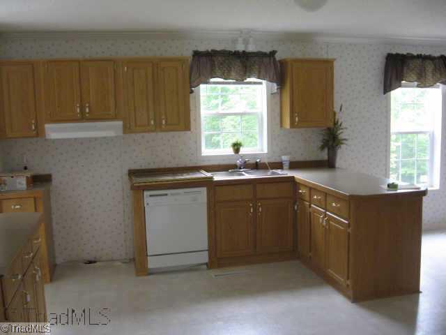 763 Main Church Road Mocksville, NC 27028 - Photo 3 of 9 Kitchen.
