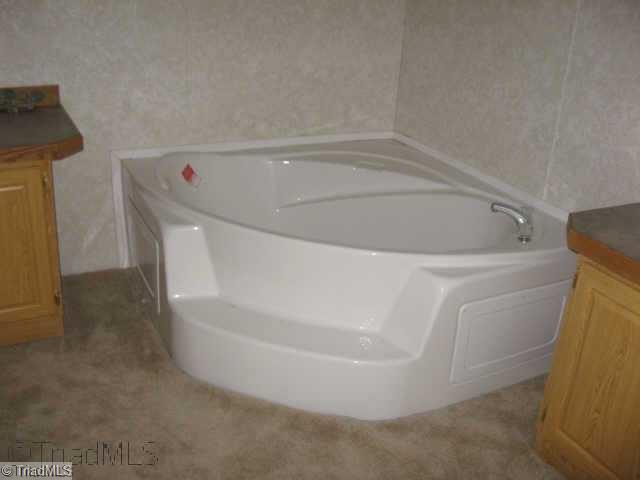 763 Main Church Road Mocksville, NC 27028 - Photo 5 of 9 Master Bath/Spa.