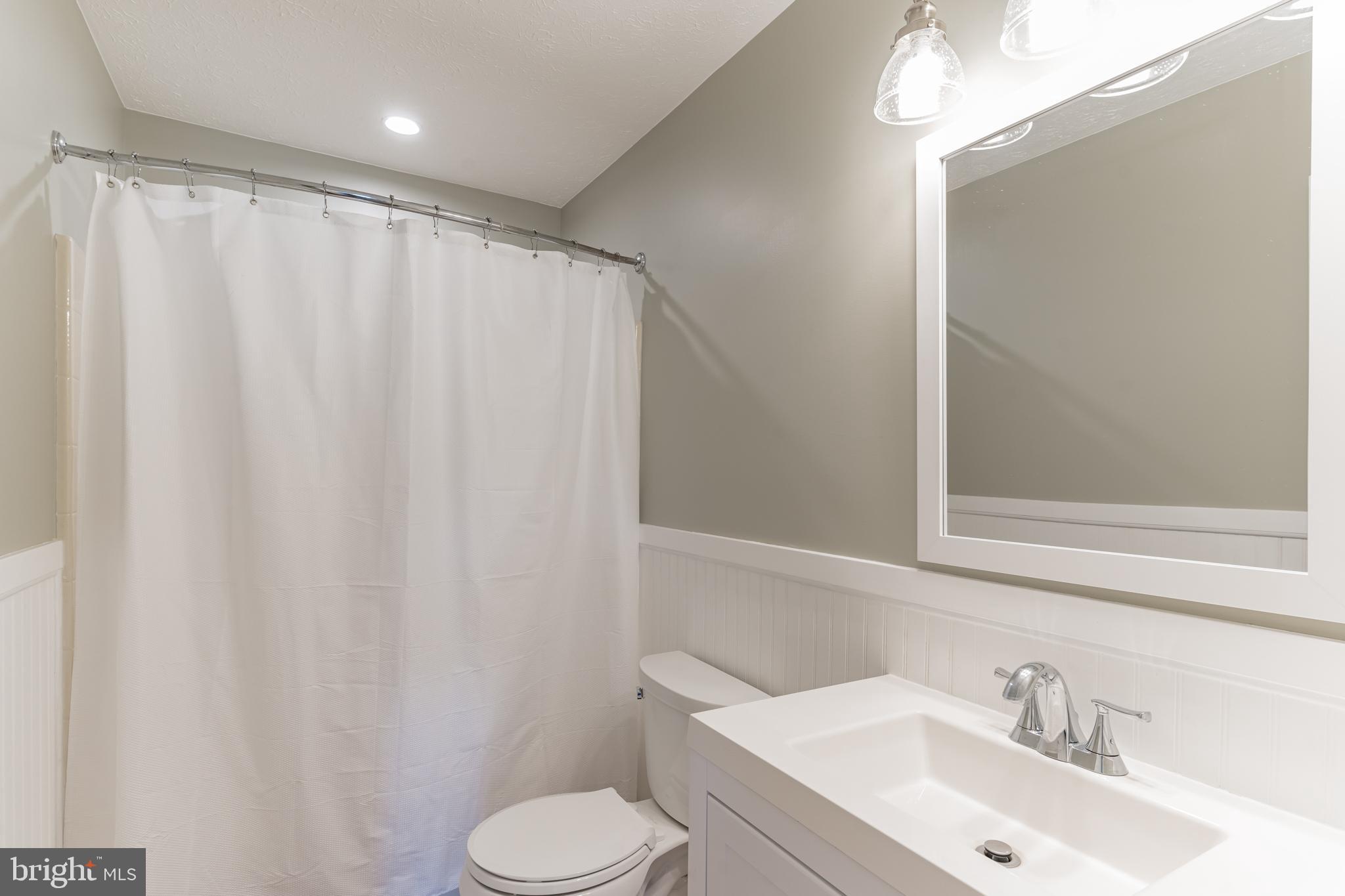 549 Small Reward Road Huntingtown, MD 20639 - Photo 24 of 33 Full bathroom (upper level)