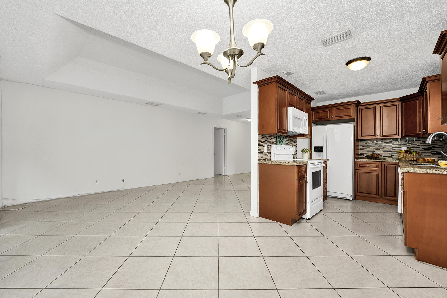 20766 Concord Green Drive West Boca Raton, FL 33433 - Photo 15 of 42 06