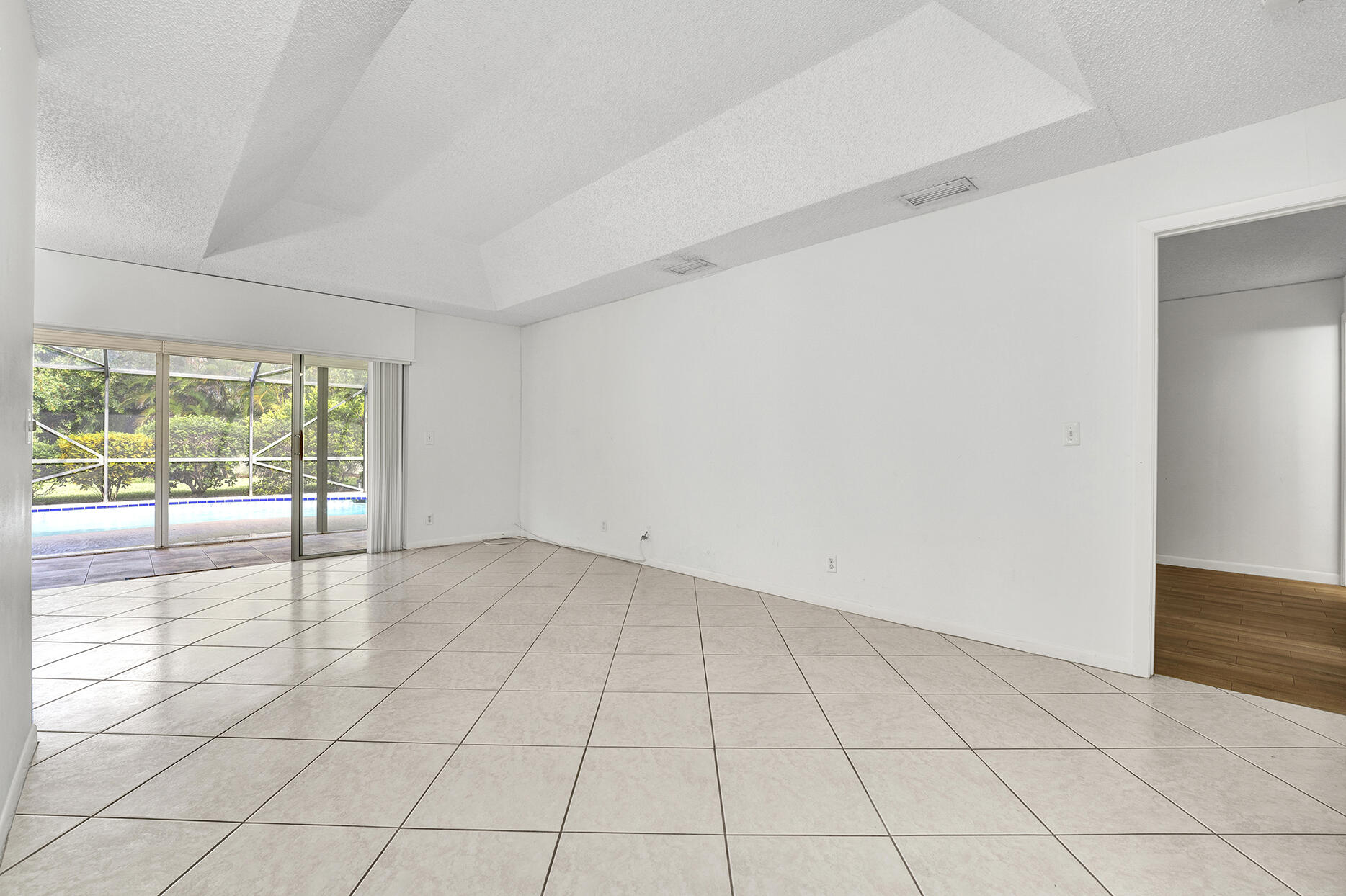 20766 Concord Green Drive West Boca Raton, FL 33433 - Photo 9 of 42 23