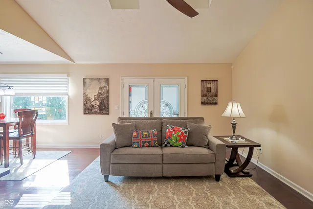 $289,900 | 3725 West 2 Mile House Road, Columbus, IN 47201