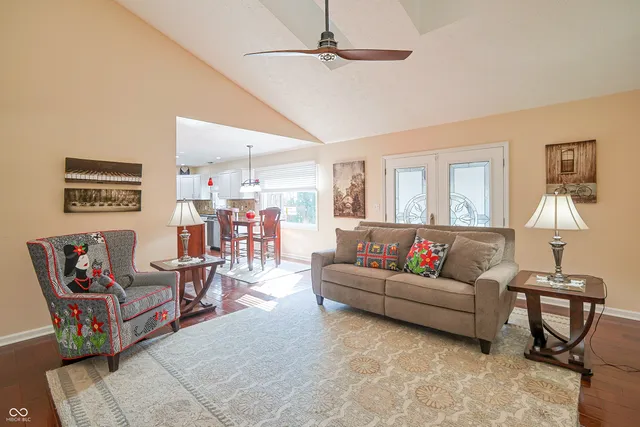 $289,900 | 3725 West 2 Mile House Road, Columbus, IN 47201