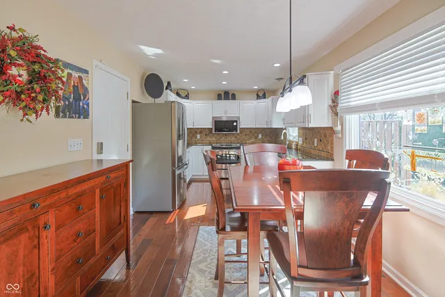 $289,900 | 3725 West 2 Mile House Road, Columbus, IN 47201