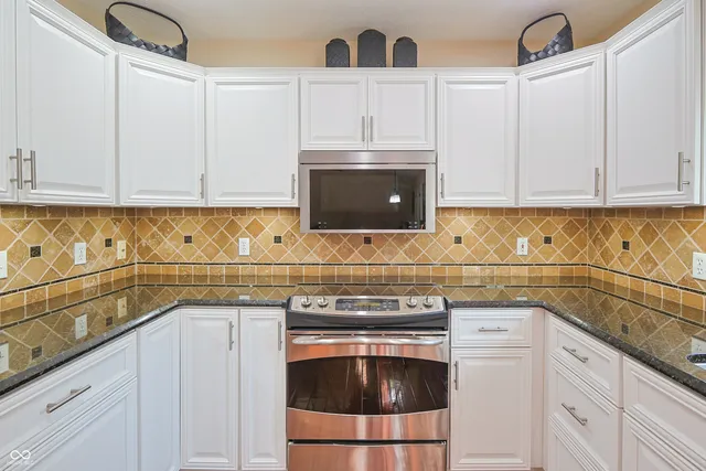 $289,900 | 3725 West 2 Mile House Road, Columbus, IN 47201