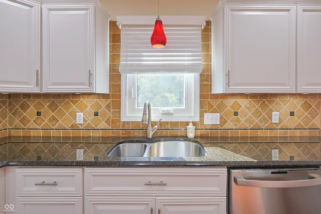 $289,900 | 3725 West 2 Mile House Road, Columbus, IN 47201