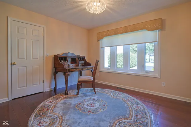 $289,900 | 3725 West 2 Mile House Road, Columbus, IN 47201