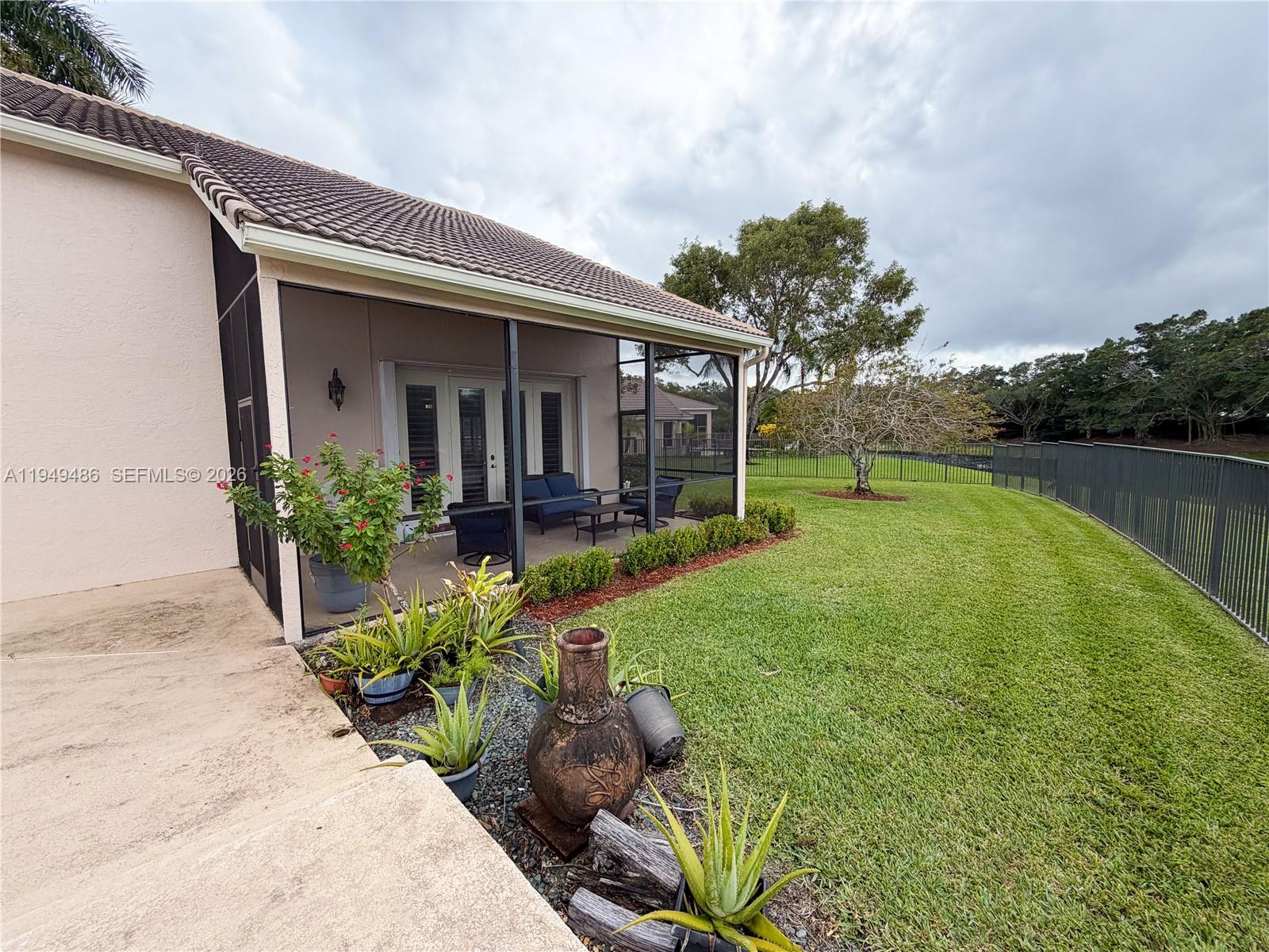 3279 Huntington Weston, FL 33332 - Photo 30 of 32