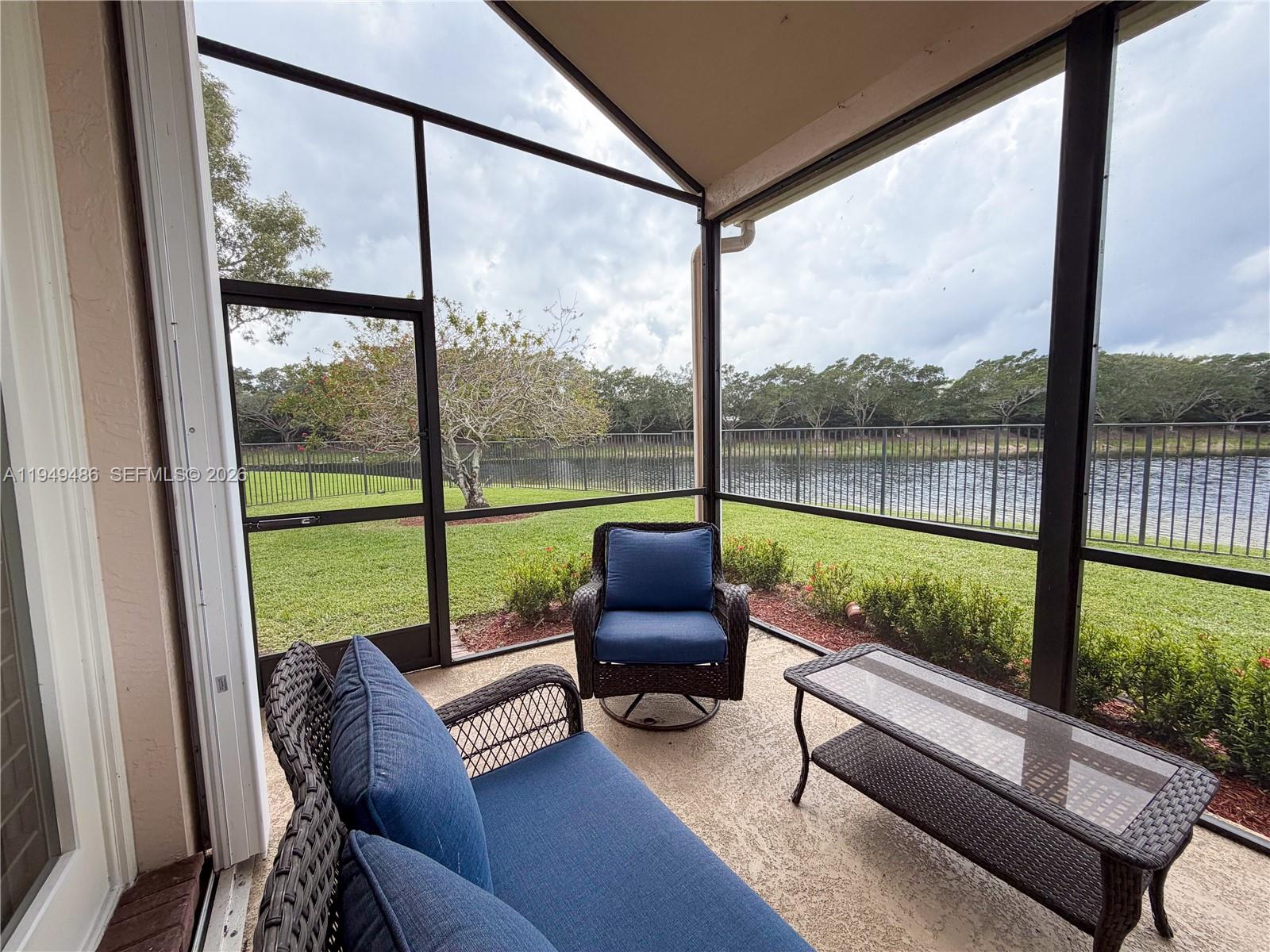 3279 Huntington Weston, FL 33332 - Photo 31 of 40 a sitting area with furniture and city view