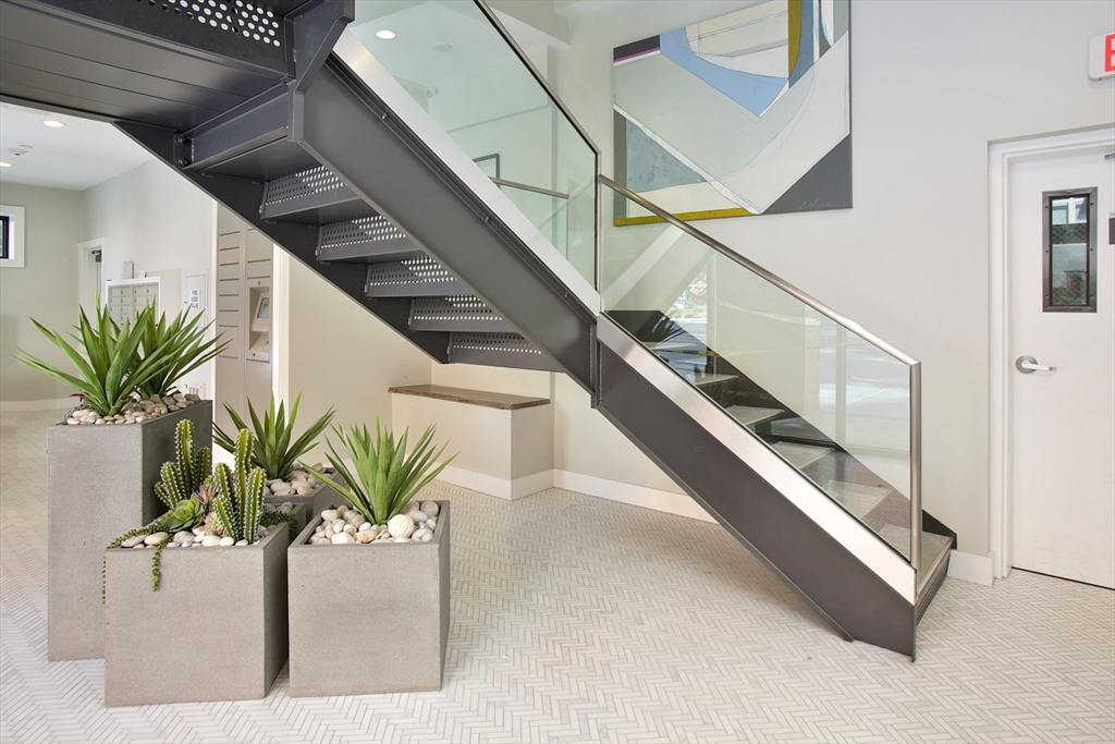 39 A Street, Unit 4 Boston, MA 02127 - Photo 25 of 28 a view of entryway