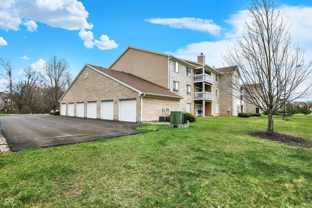 $173,000 | 4925 Opal Ridge Lane, Unit 309, Indianapolis, IN 46237