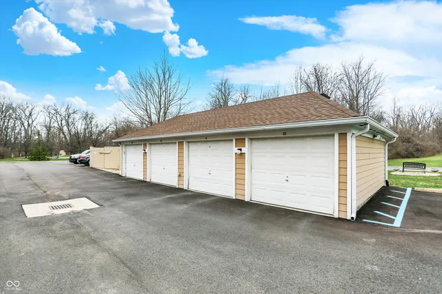 $173,000 | 4925 Opal Ridge Lane, Unit 309, Indianapolis, IN 46237
