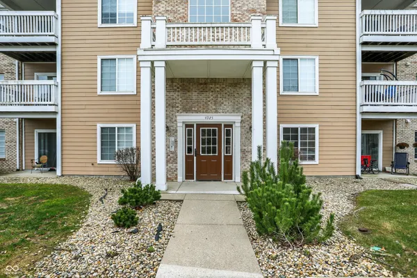 $169,000 | 4925 Opal Ridge Lane, Unit 309, Indianapolis, IN 46237