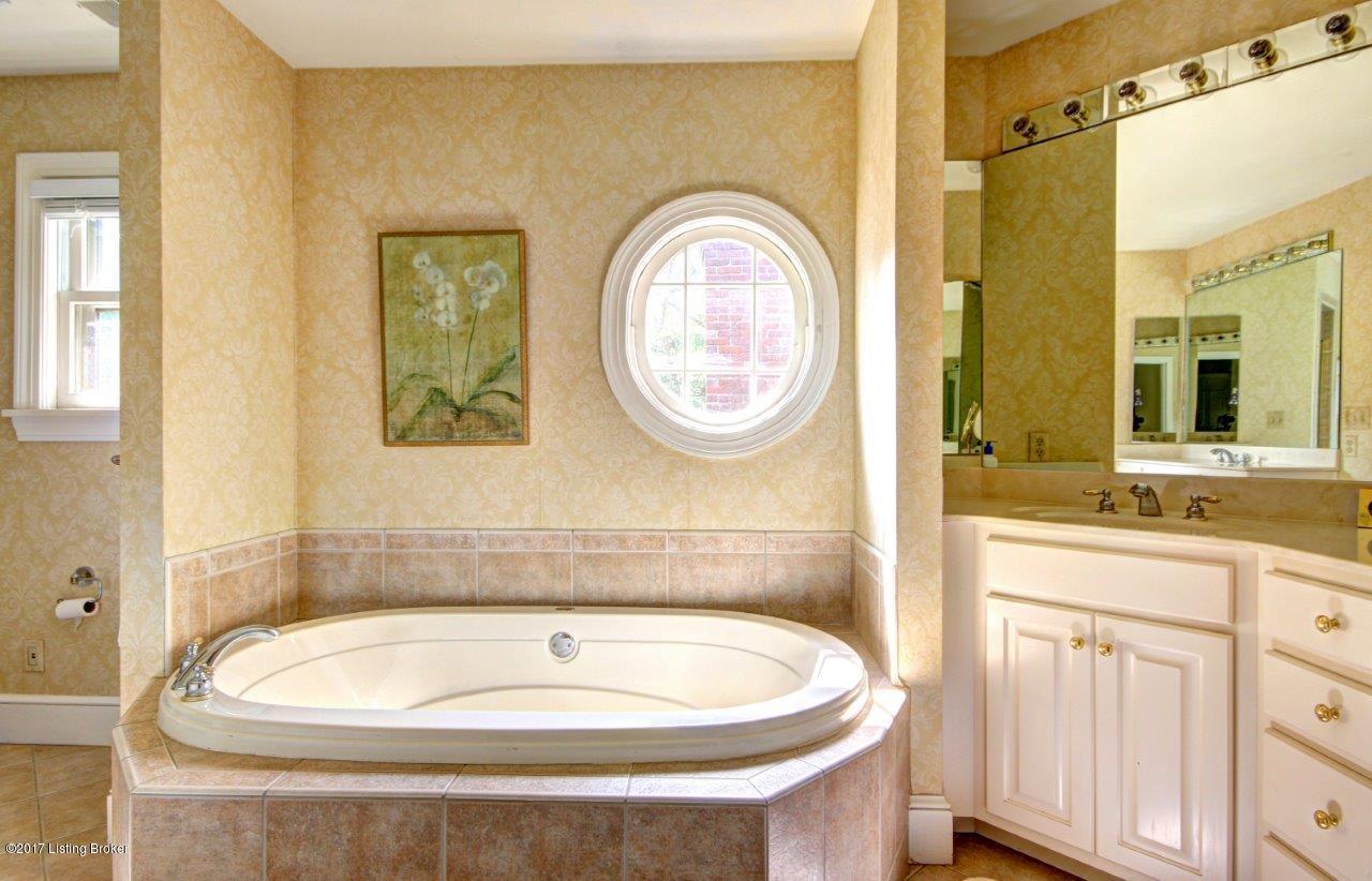1708 Sulgrave Road Louisville, KY 40205 - Photo 41 of 62 Sulgrave #39