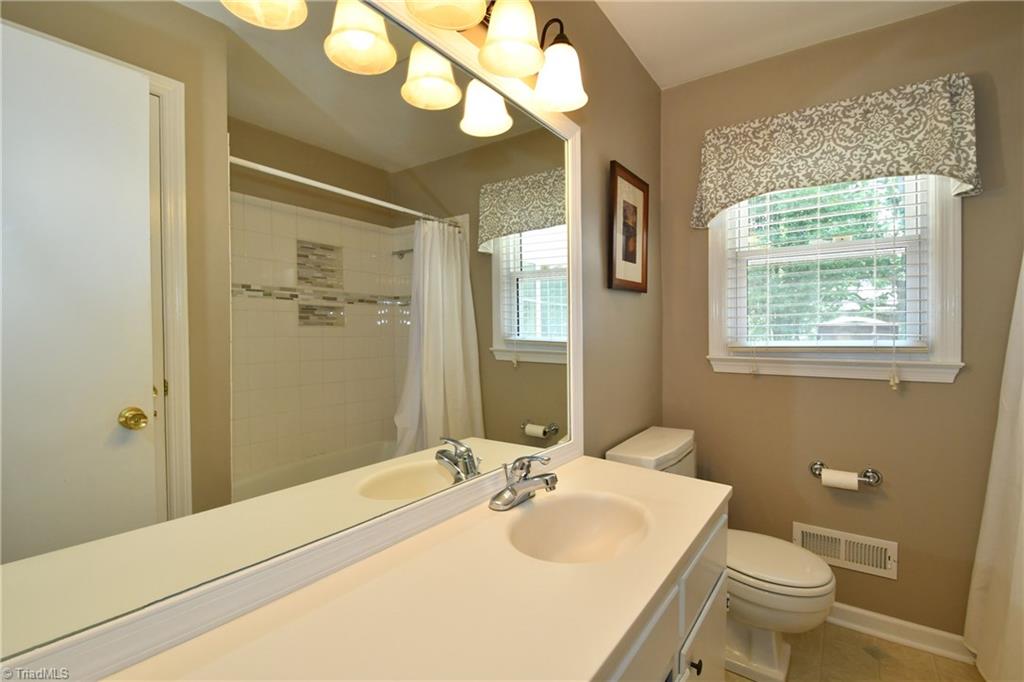 1652 Sandersted Road Southwest Winston-Salem, NC 27103 - Photo 14 of 28 Gallery Image 14