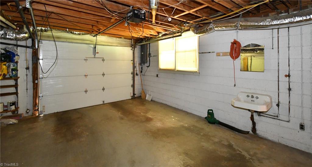 1652 Sandersted Road Southwest Winston-Salem, NC 27103 - Photo 20 of 28 Gallery Image 20