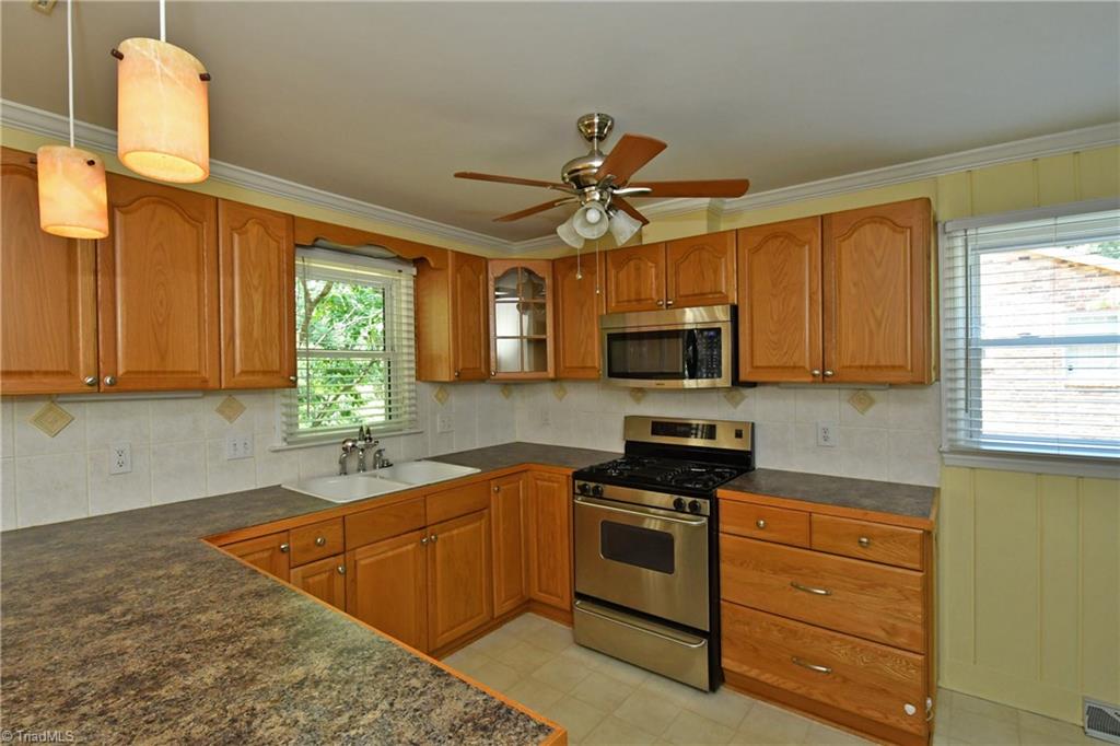1652 Sandersted Road Southwest Winston-Salem, NC 27103 - Photo 7 of 28 Gallery Image 7