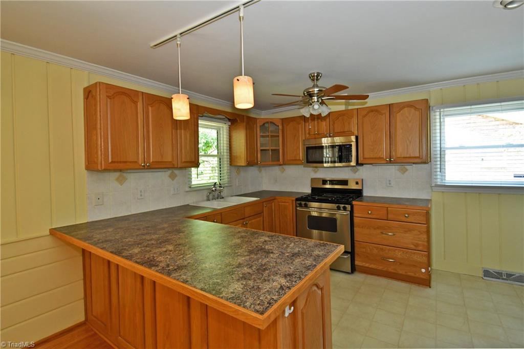 1652 Sandersted Road Southwest Winston-Salem, NC 27103 - Photo 8 of 28 Gallery Image 8