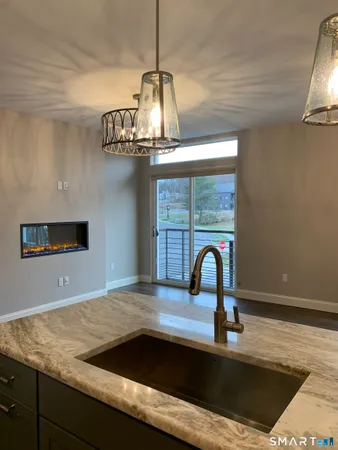 $1,950 | Edgewater Circle, East Hampton, CT 06424