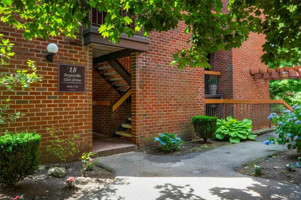 $4,500 | 18 Bronxville Glen Drive, Unit 11, Bronxville, NY 10708