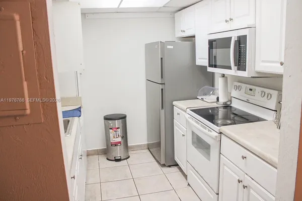 $259,999 | 10818 North Kendall Drive, Unit R25, Miami, FL 33176