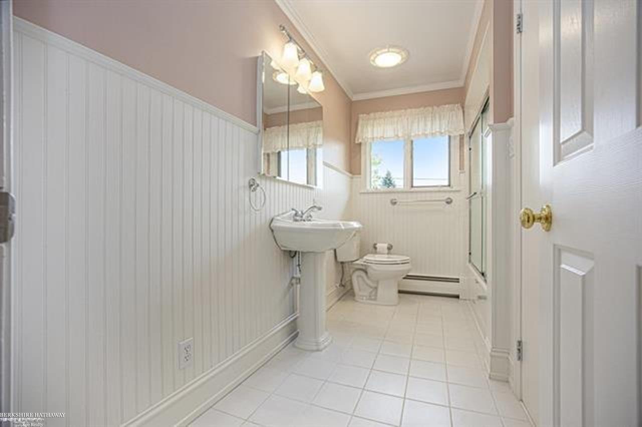 3162 McClure Road Troy, MI 48084 - Photo 5 of 8