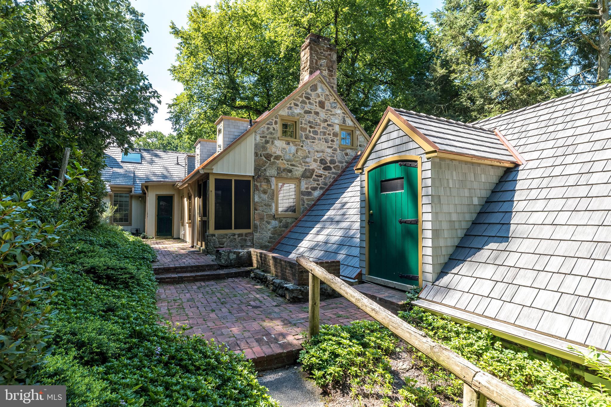 876 Brower Road Wayne, PA 19087 - Photo 49 of 59 Walkway to the Studio entrance over the Garage