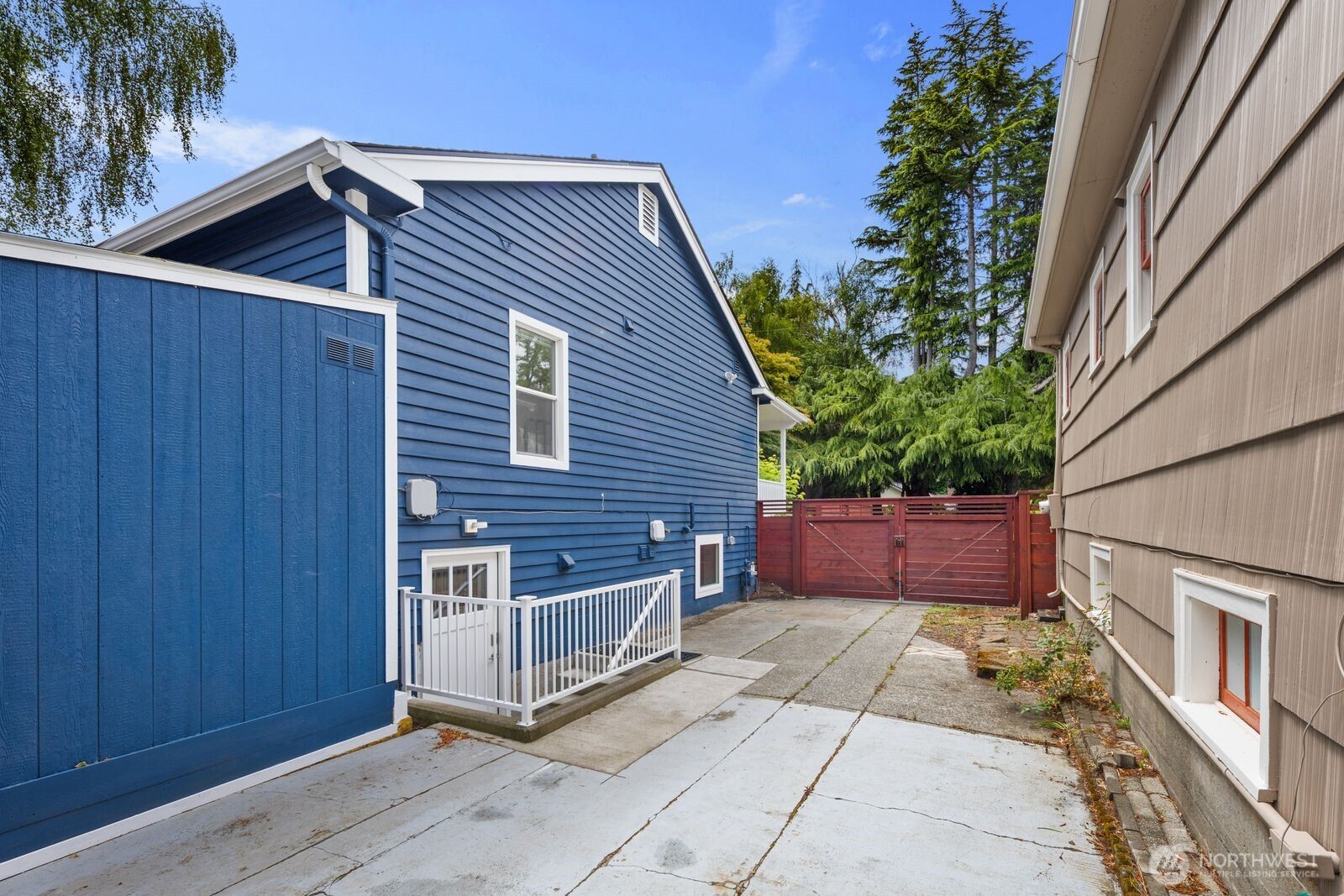 8604 29th Avenue Northwest Seattle, WA 98117 - Photo 35 of 40