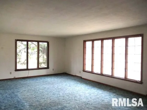$158,000 | 531 Shady Oaks Drive, Metamora, IL 61548