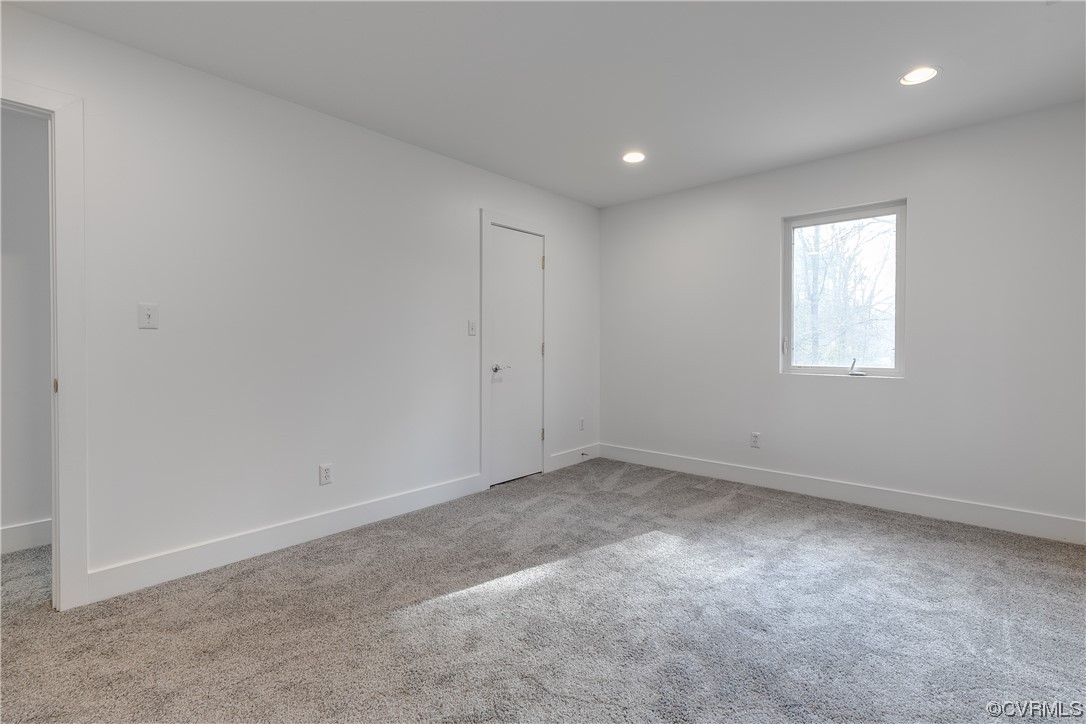 8312 Gwinnett Road Henrico, VA 23229 - Photo 36 of 50 an empty room with a window