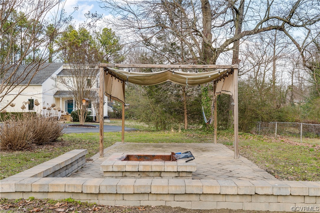 8312 Gwinnett Road Henrico, VA 23229 - Photo 45 of 50 a view of a park with large trees