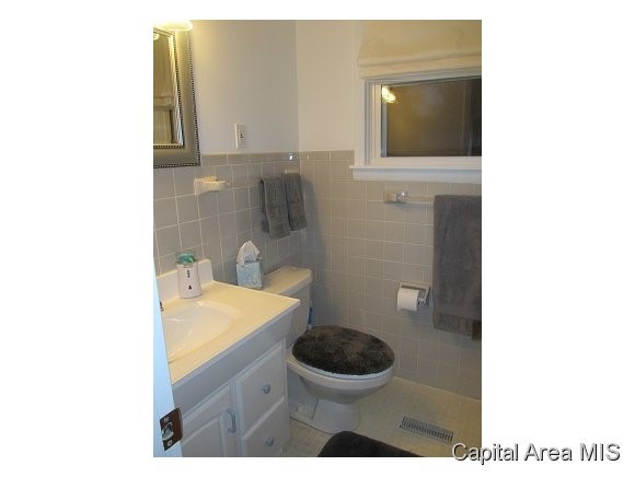 2336 Bates Avenue Springfield, IL 62704 - Photo 12 of 20 Gallery Image 12