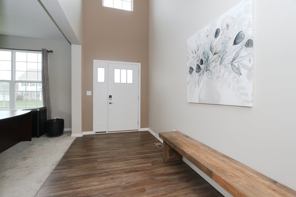 3617 Emerald Road Elgin, IL 60124 - Photo 2 of 29