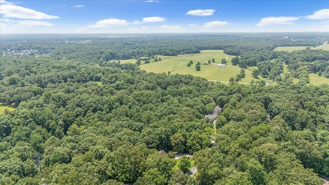 $460,000 | 115 Lake Crest Lane, Tullahoma, TN 37388