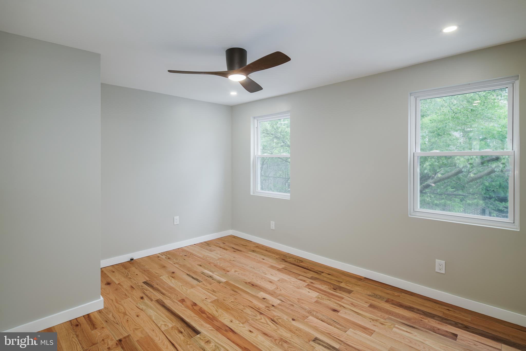 1129 South 12th Street Philadelphia, PA 19147 - Photo 17 of 24 an empty room with a window